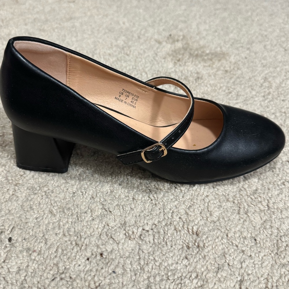 Black Mary Jane Block Heel Pumps | Size 9 | Balletcore | Classic - Picture 3 of 6